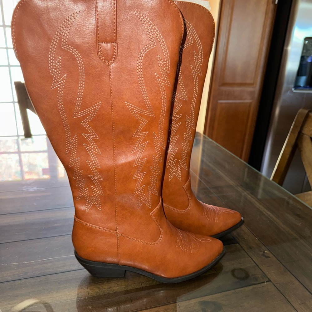 Soda Women’s Western Boots